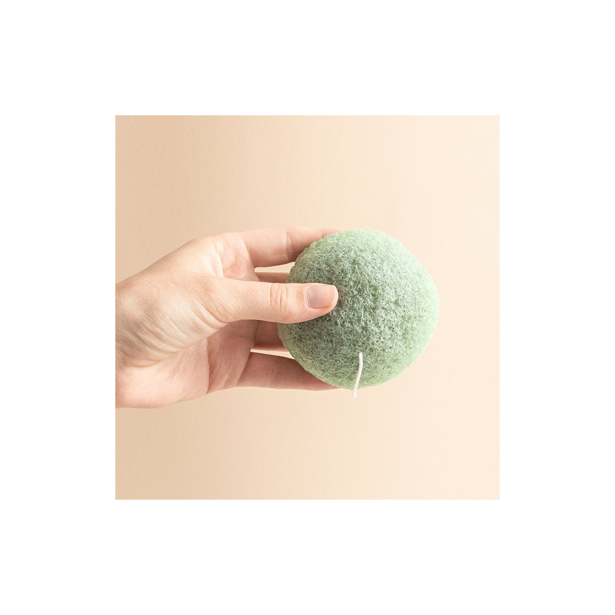 Eponge de Konjac Argile verte et Thé vert - présentation - aromandise