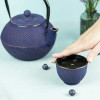 Tasse en fonte bleue et dorée - Aromandise - utilisation
